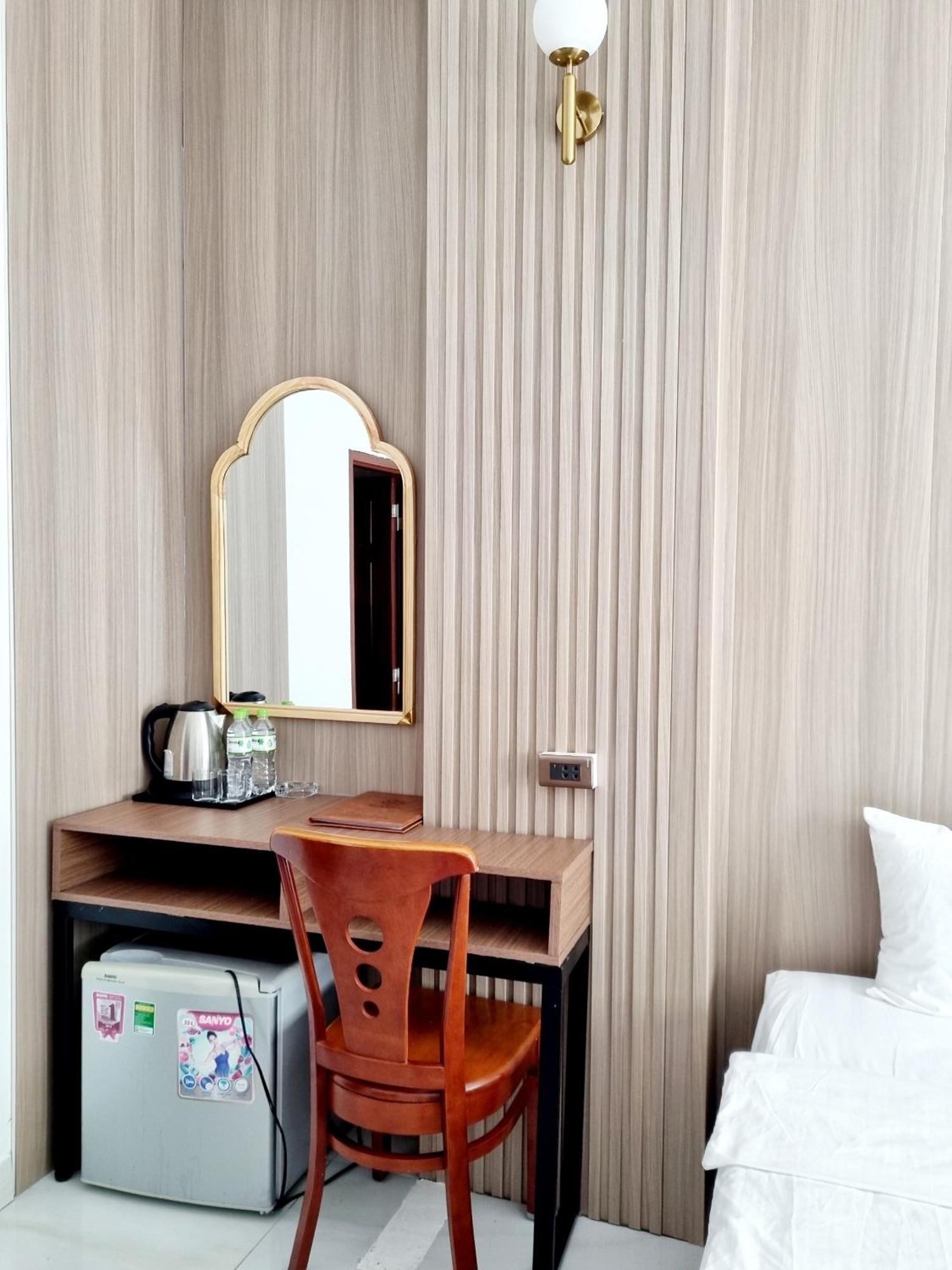 Minh Khue Hotel Vĩnh Long Esterno foto